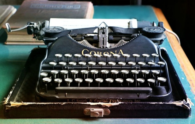 Old Corona typewriter. 