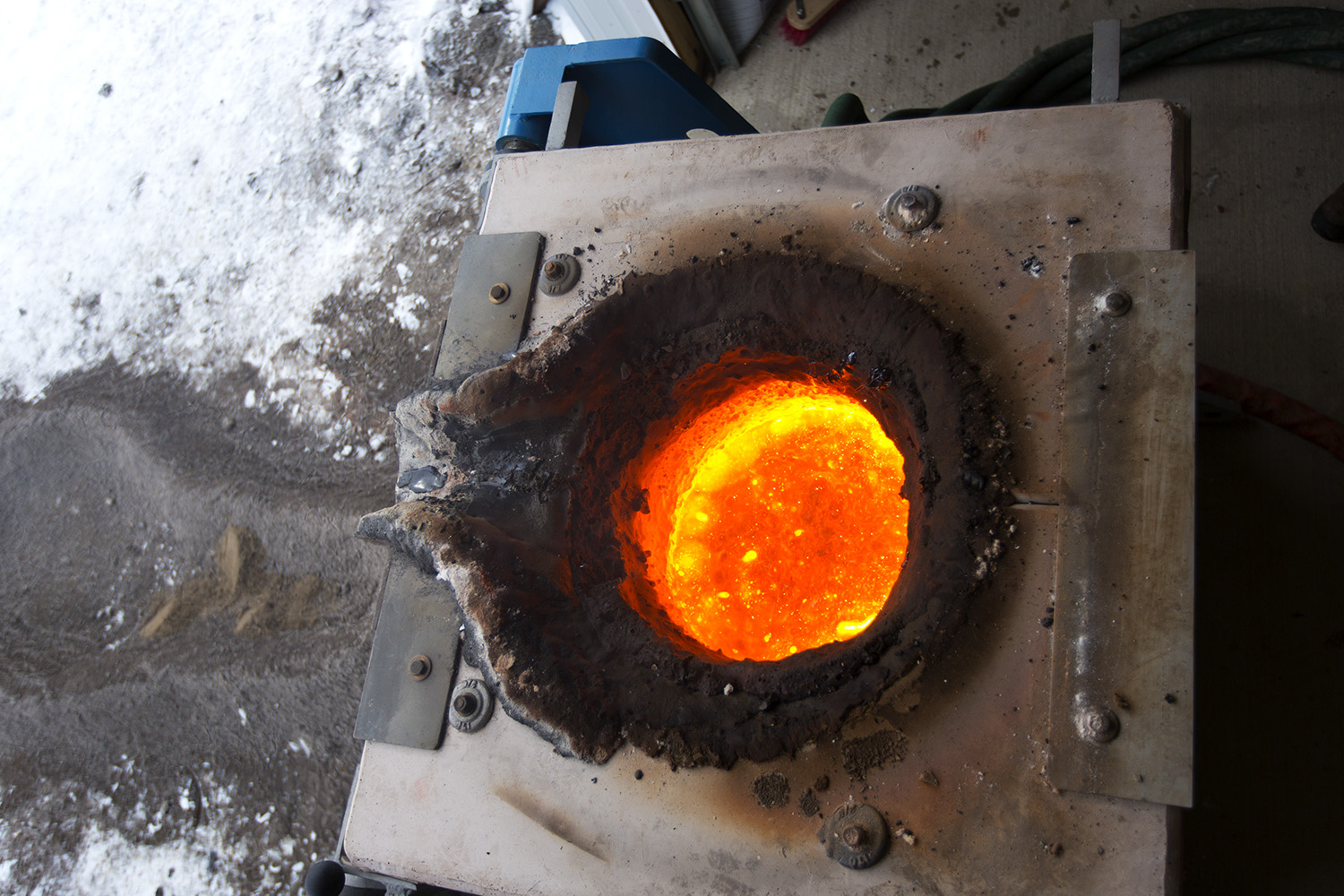 Geologists make their own lava to prep