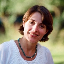 Headshot of Dr. Sara Metcalf. 
