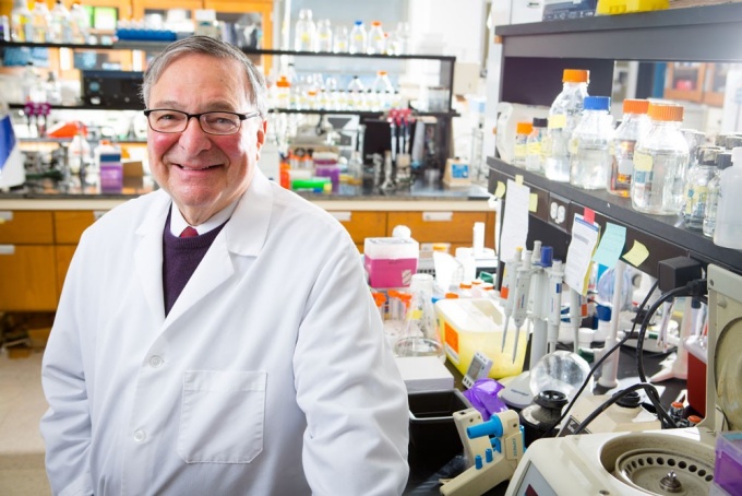 Robert Genco in lab. 