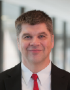 headshot of Robert Keefe. 