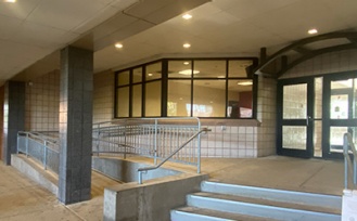 Entrance to the Academic Center from the tunnel. 