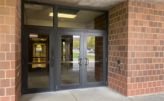 Barrier-free entrance in the Jacobs Management Center. 