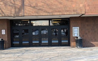 Barrier-free entrance on the east side of Alumni Arena. 