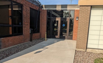 Barrier-free entrance on the west side of Bissell Hall. 