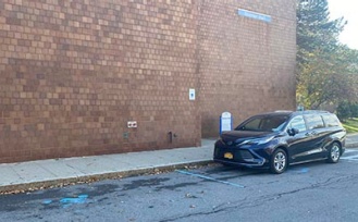Accessible parking on the north side of Bonner Hall. 