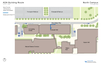 Zoom image: Map showing the shortest path to barrier-free entrances in Fronzcak from accessible parking spaces.