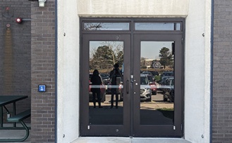 Barrier-free entrance in Ketter Hall. 