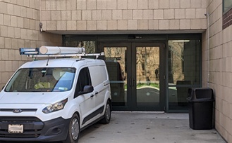 Barrier-free entrance in the Natural Sciences Complex. 
