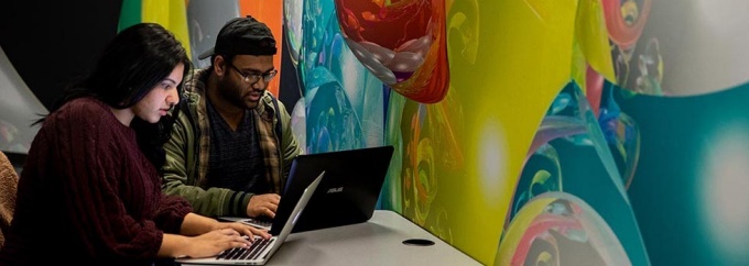 Students working in groups at the Lockwood Cybrary in Feburary 2020. Photographer: Meredith Forrest Kulwicki. 