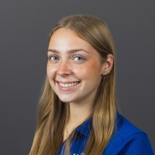 Headshot of Eva Mayer.
