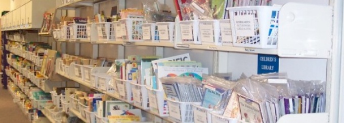 Zoom image: Clinicians use the CLaRI library to find appropriate text for instruction. 