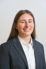 Headshot of Sarah Barnum.