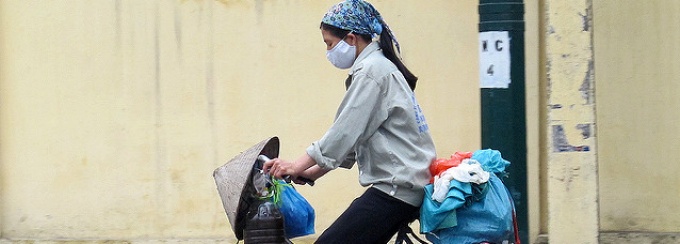 Letizia Airoldi, Biking through Pollution, 2011, CC BY-NC-SA 2.0. 