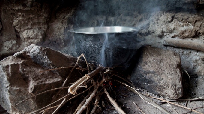 Cooking Dinner_World Bank_2016_photos-worldbank-25393335669_Unmodified. 