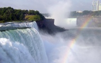 Image of Niagara Falls. 