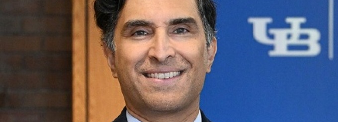 Portrait of Manoj Mate. 