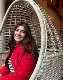 Mahshad Nasr Esfahani. 