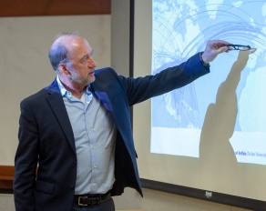 Professor Stephen Still lecturing graduate students. 