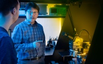 Dr. Jung-Hun Seo in lab. 