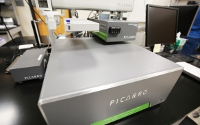 L2130-i Cavity Ringdown Spectrometer - Picarro. 