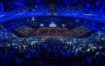 Zoom image: A sold out Distinguished Speakers Series event in Alumni Arena. 