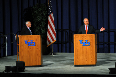 Wesley Clark and Karl Rove debated a variety of issues, from the crisis on Wall Street and the war in Iraq to health care reform and claims of U.S.-sponsored torture. Photo: Steve Morse